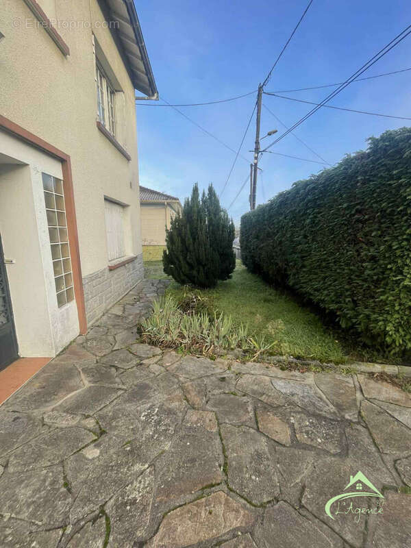 Maison à SAINT-JUNIEN