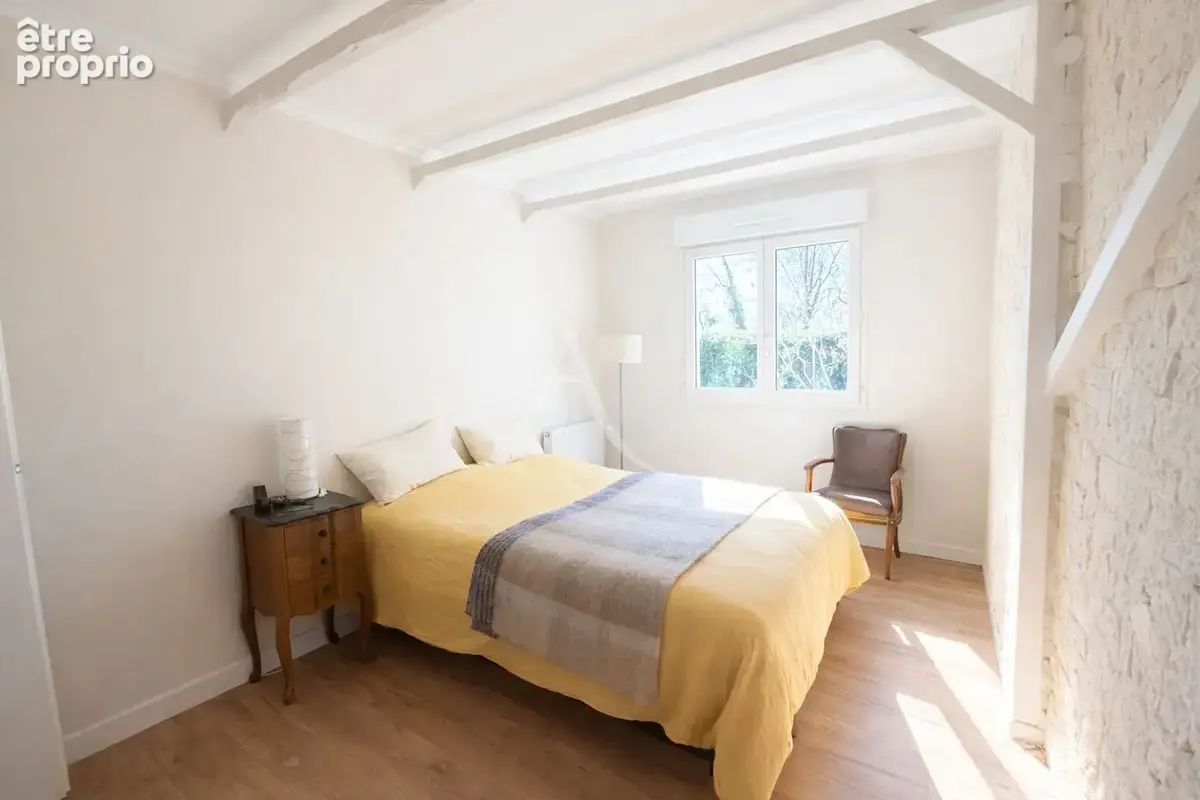 Appartement - 3 pièces - 74 m2 - jardin de 95m2 - box - PMR - photo 4