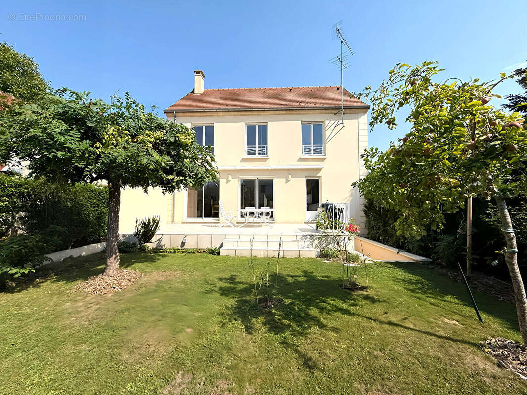 Maison à JOUY-EN-JOSAS