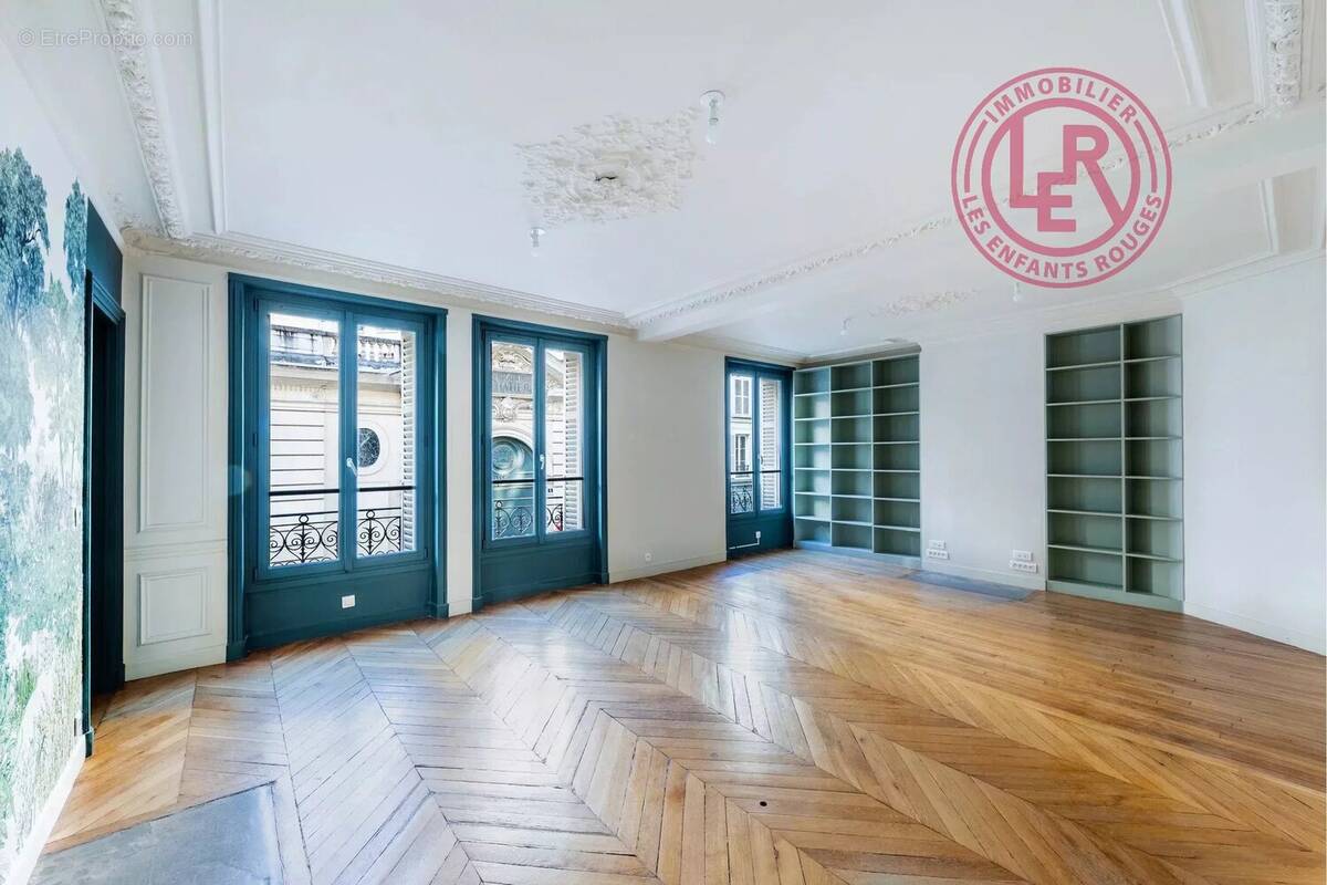 Commerce à PARIS-6E