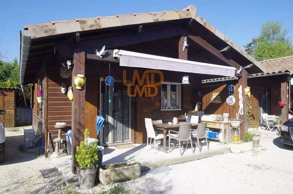 Maison à SAINT-JULIEN-EN-SAINT-ALBAN