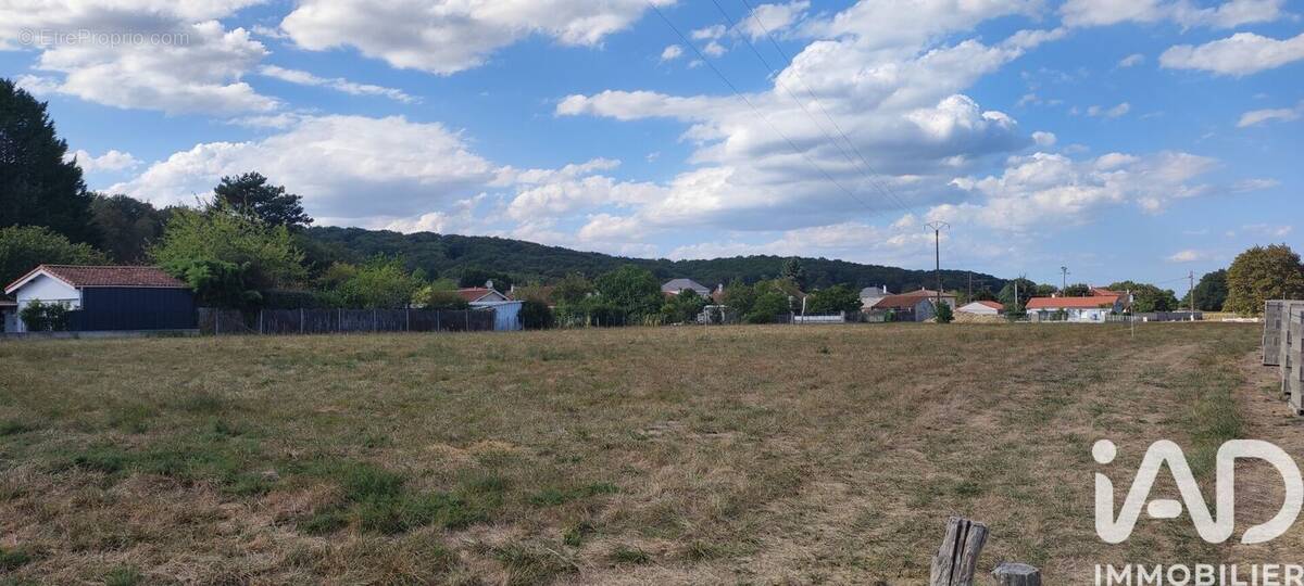 Photo 1 - Terrain à LAGARDE