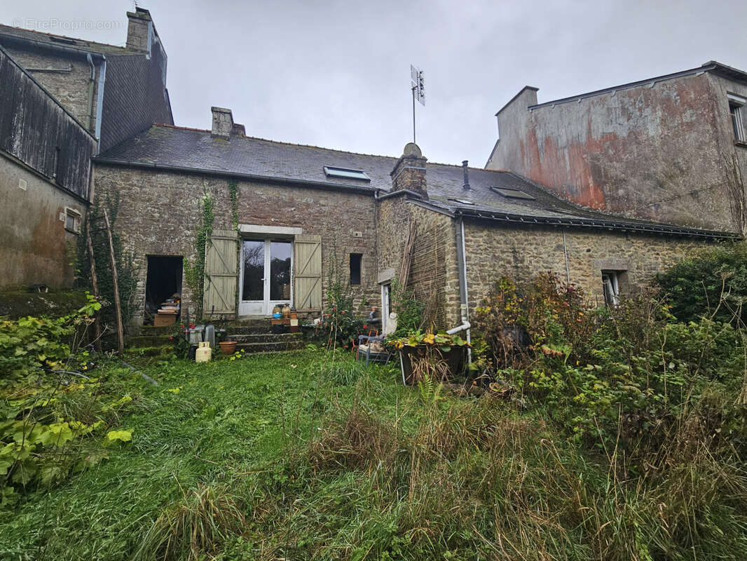 Maison à SEGLIEN