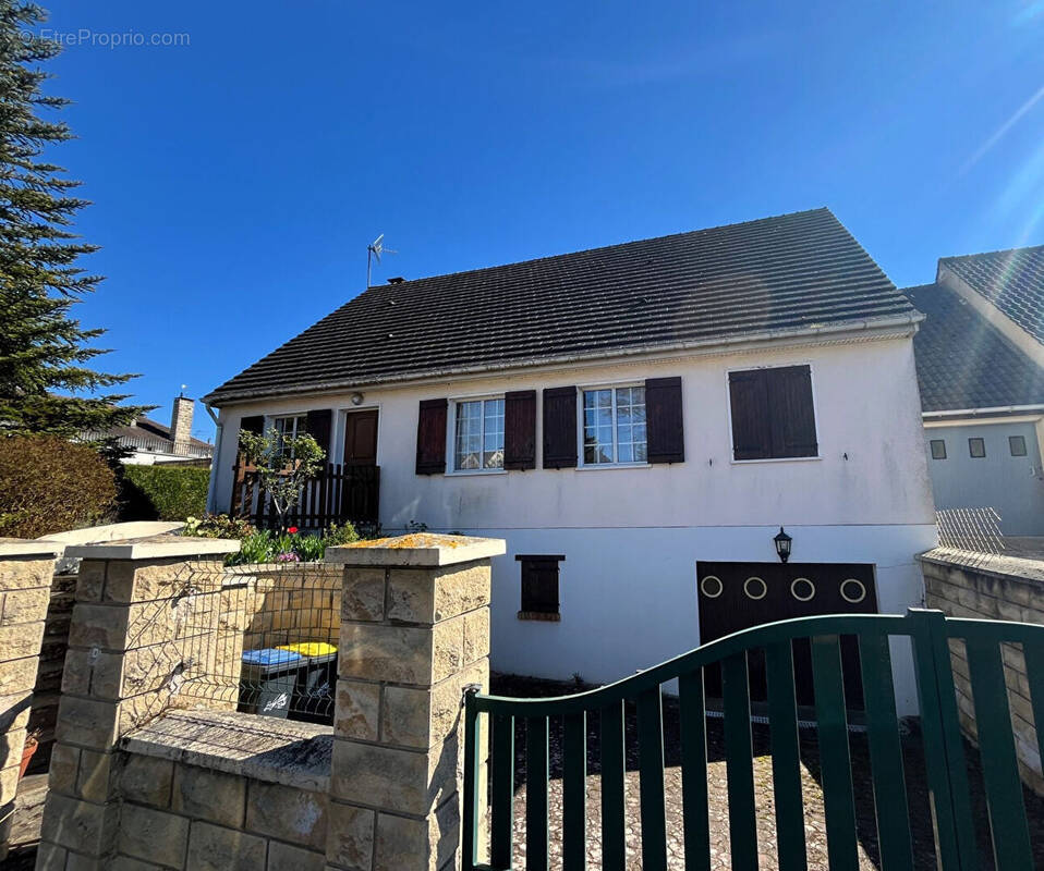 Maison à LE MESNIL-EN-THELLE