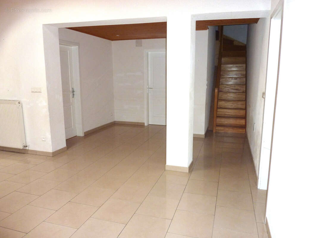 Appartement à ETALANS