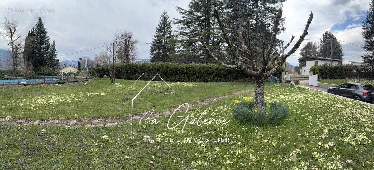 Terrain à SAINT-MARTIN-D'URIAGE