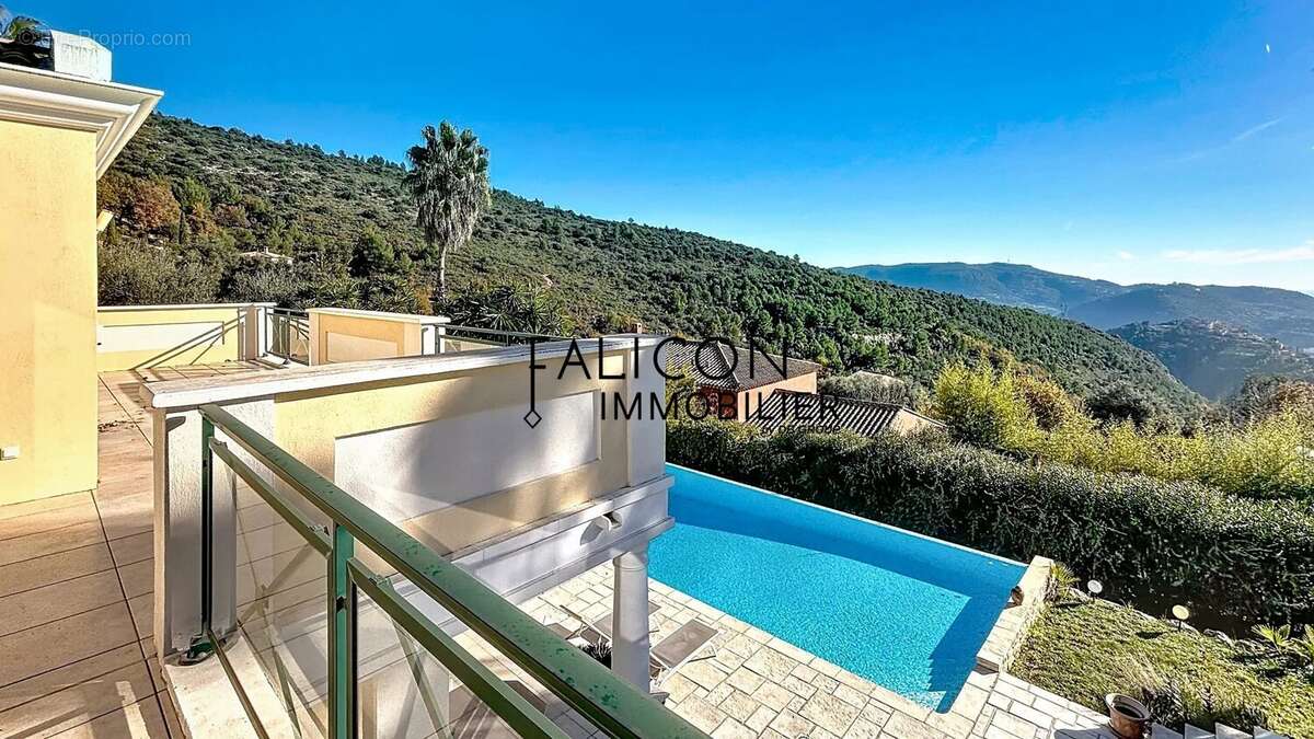 Superbe Villa d'Architecte dans un Domaine Privé sur les Hauteurs de Falicon - photo 7