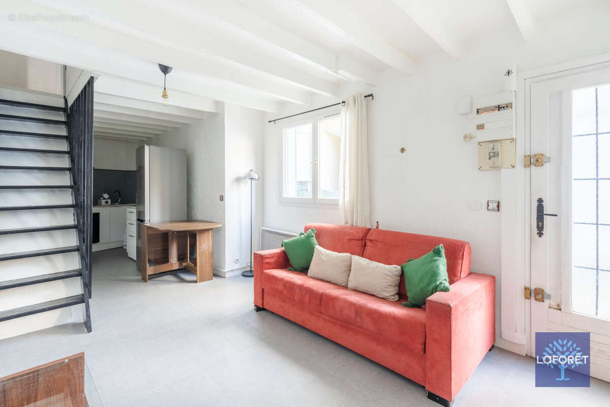 Appartement à LES PAVILLONS-SOUS-BOIS