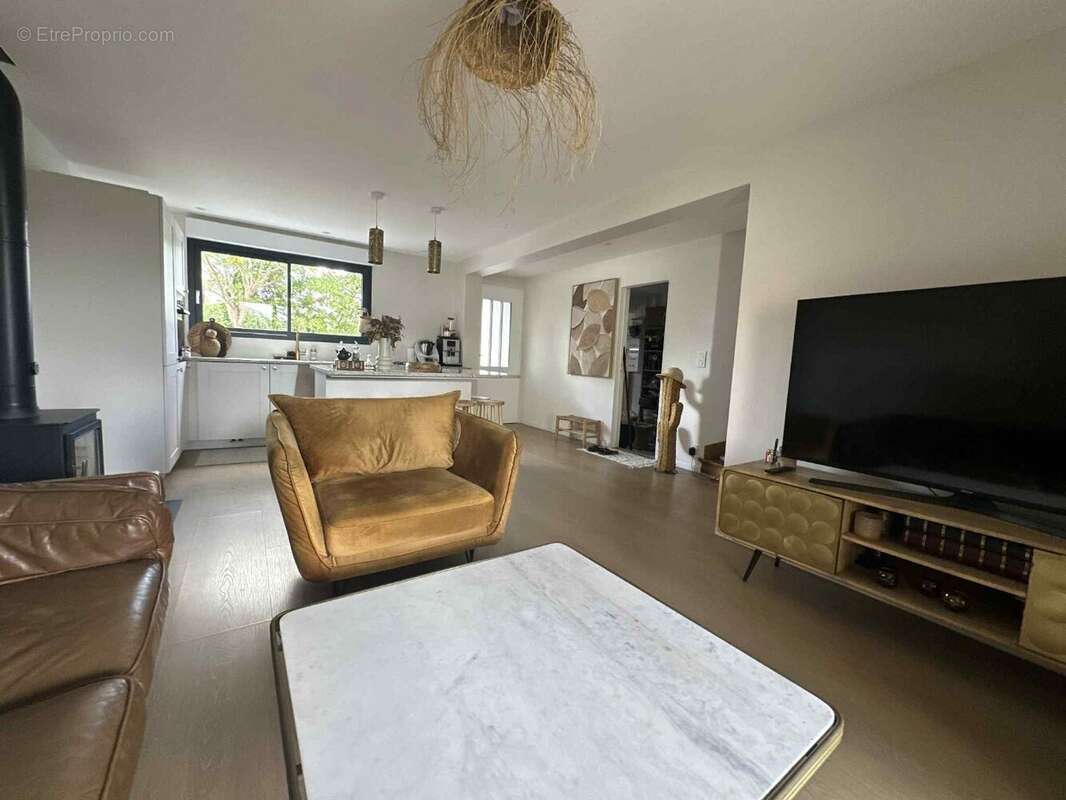 Maison de ville rénovée avec 3 chambres - photo 2