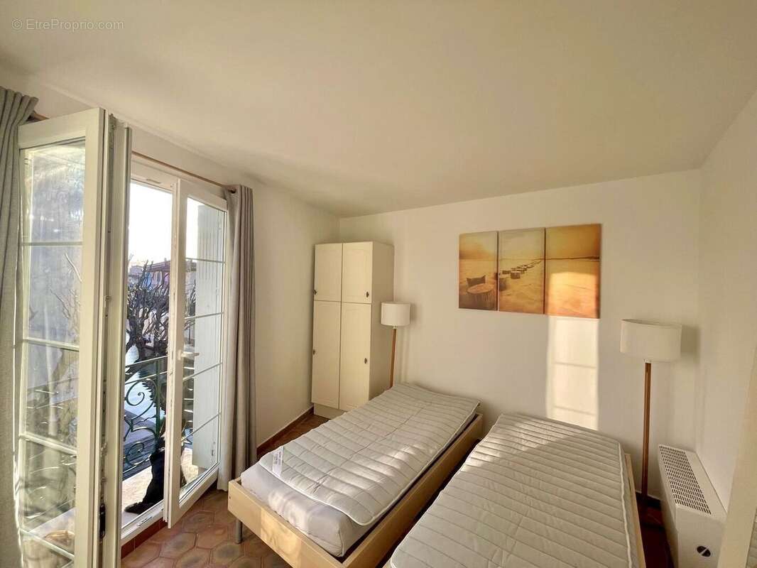 2d5420dd9d5b4b6b866e6b53f6a7006f - Appartement à GRIMAUD