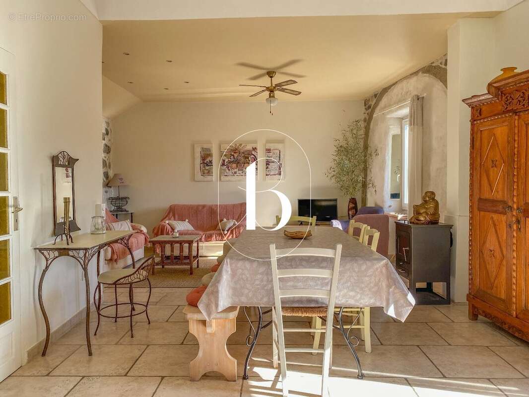 Maison 256 m² à Les Vans  - photo 8