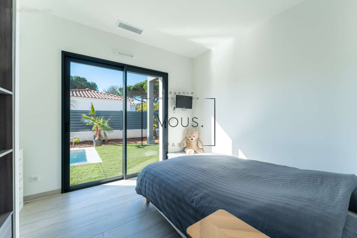 Maison à ROQUEBRUNE-SUR-ARGENS