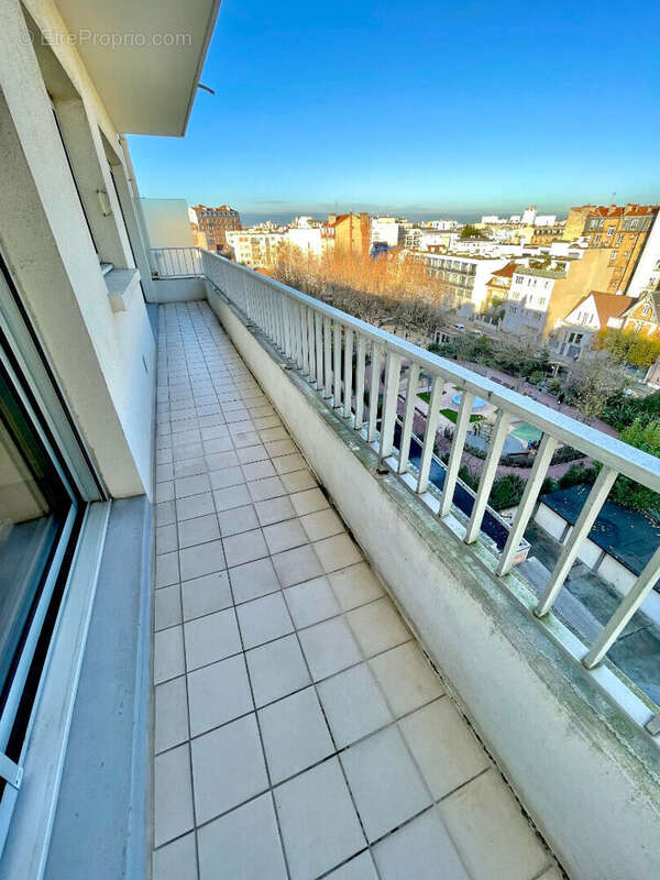 Appartement à LA GARENNE-COLOMBES