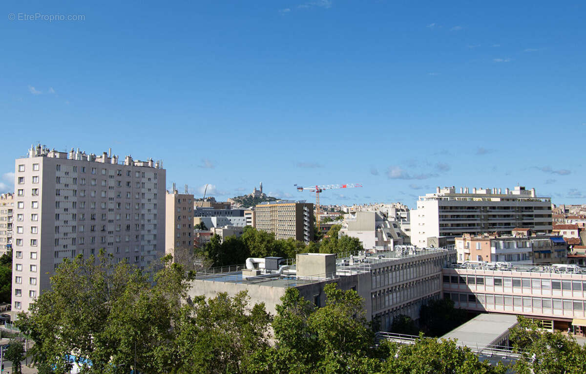 Appartement à MARSEILLE-5E