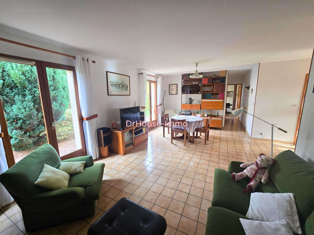 Maison 90 m² à Arques-La-Bataille  - photo 27