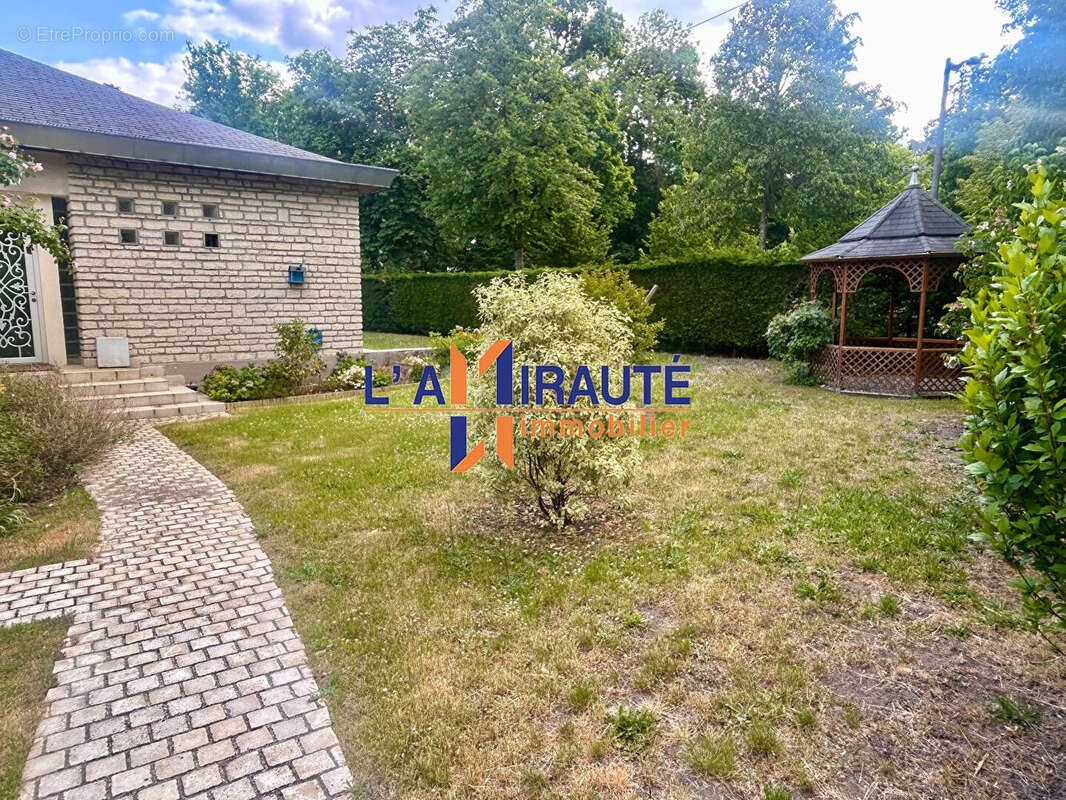 Maison à MAISONS-LAFFITTE