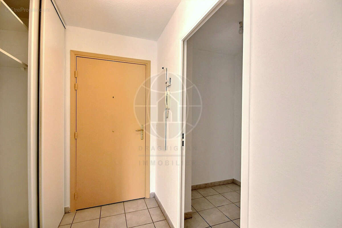 Appartement à LE LUC