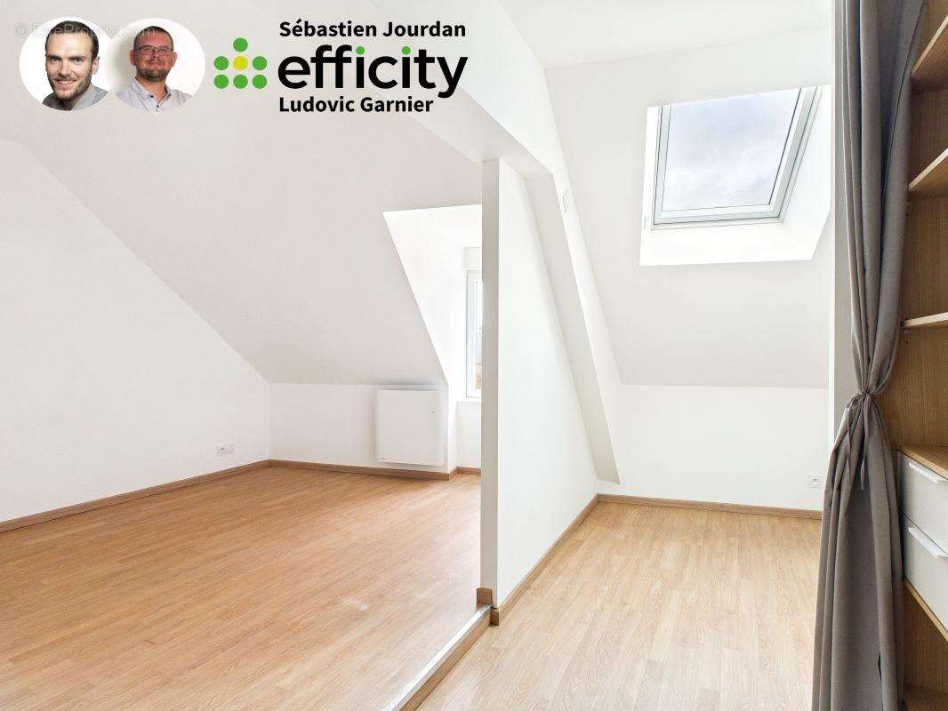 Maison à LOUVIGNE-DU-DESERT