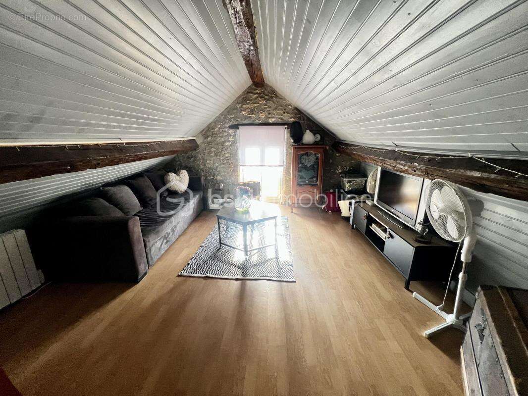 Maison à CRECY-LA-CHAPELLE