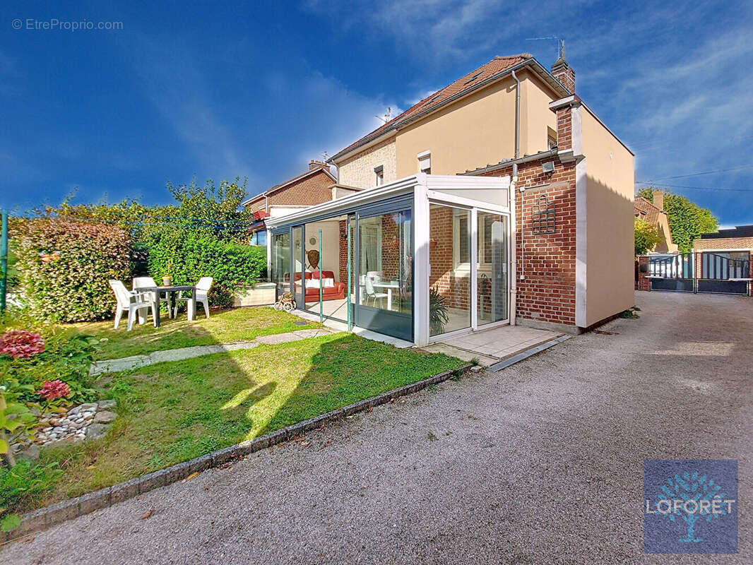 Maison semi-individuelle avec garage - photo 9