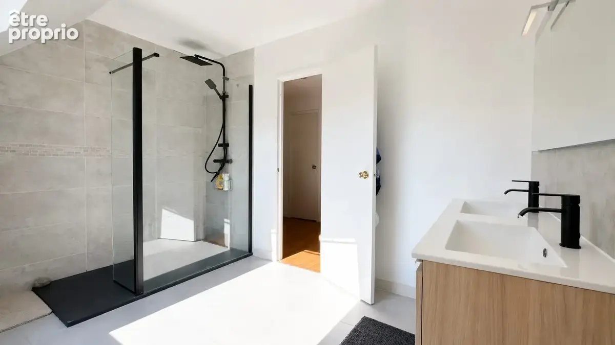 Maison 240 m² à Villecresnes  - photo 8