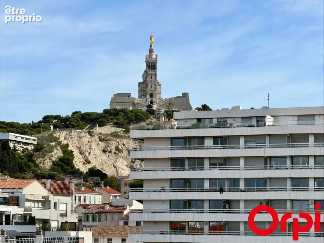 Appartement t3/4 marseille 13007 – dernier étage – vue mer panoramique – terrasse et balcons - photo 4