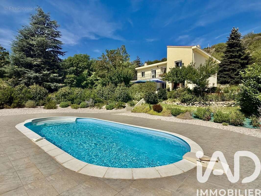 Maison 246 m² à Prades  - photo 3