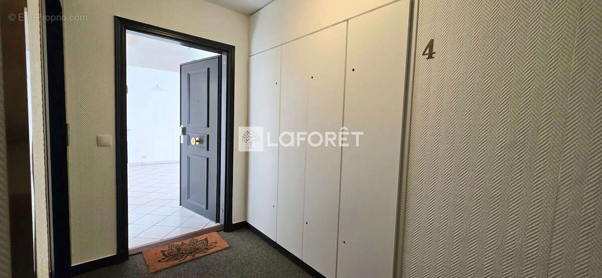 Appartement à VILLENEUVE-LA-GARENNE