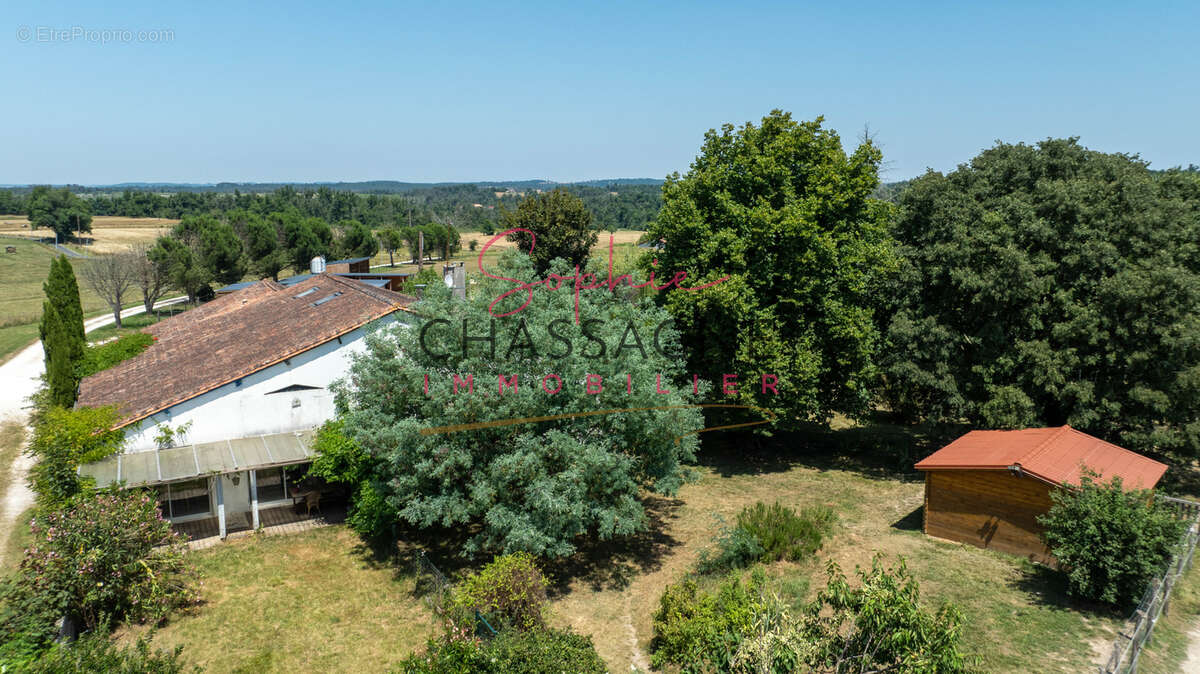 Maison à LA ROCHE-CHALAIS