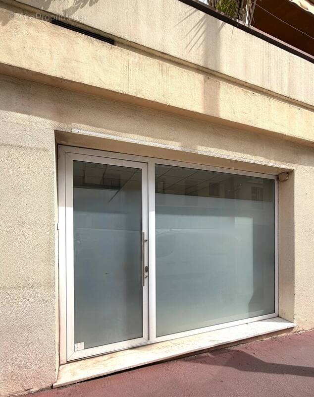 Commerce à CANNES