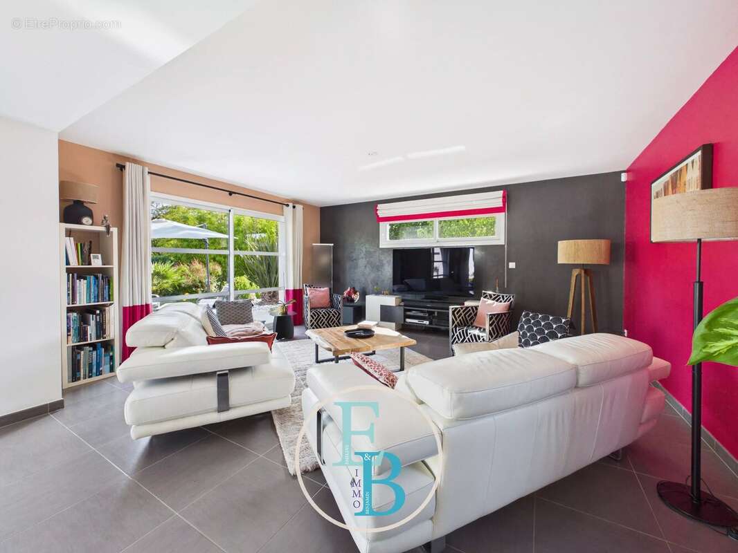 MAISON - T5 - 157,93m2 - photo 9