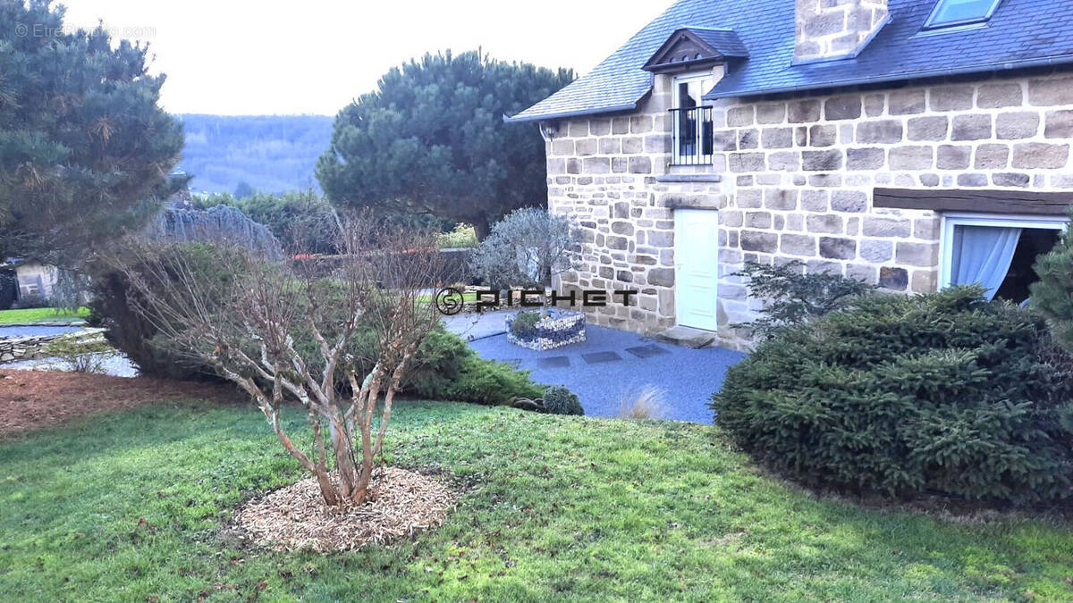 Maison à DONZENAC