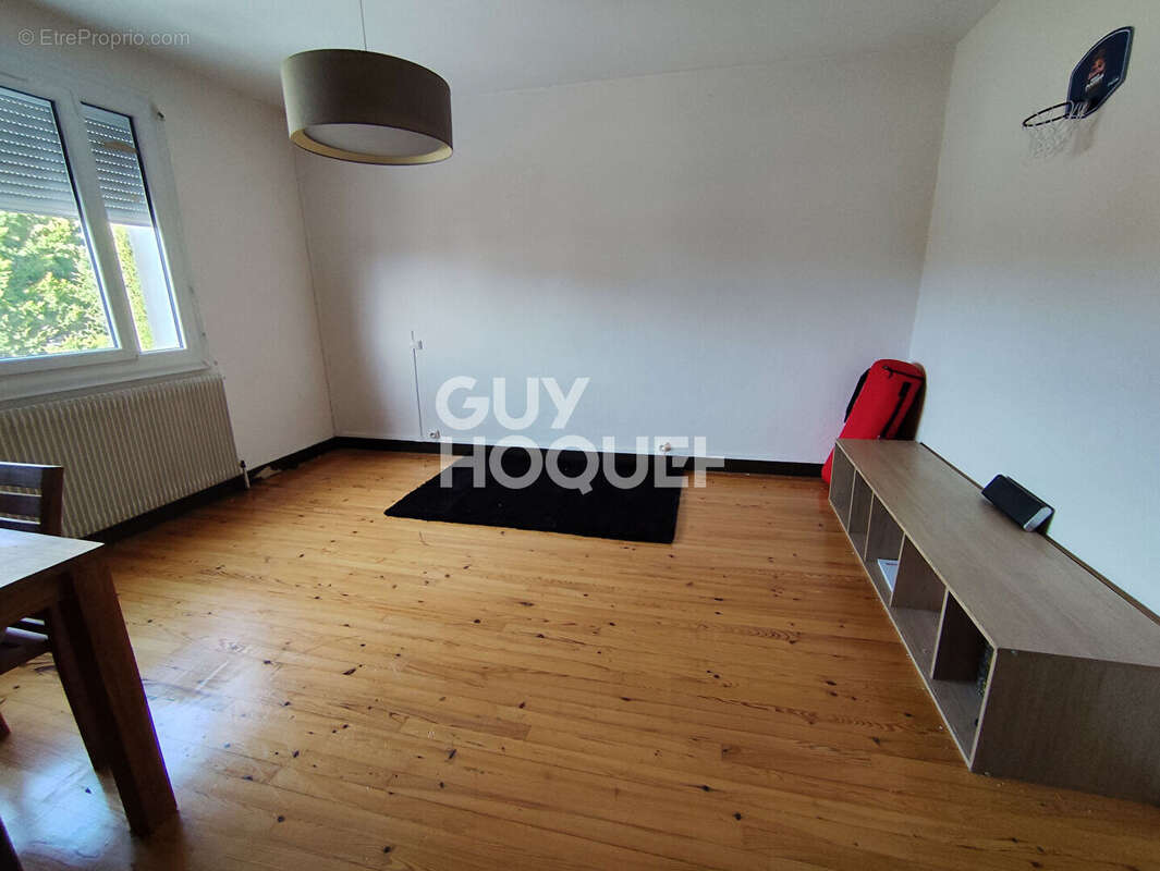 Maison à MONTROND-LES-BAINS