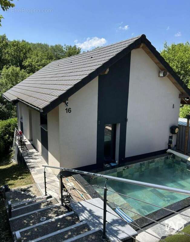 Photo 2 - Maison à BELLEGARDE-SUR-VALSERINE