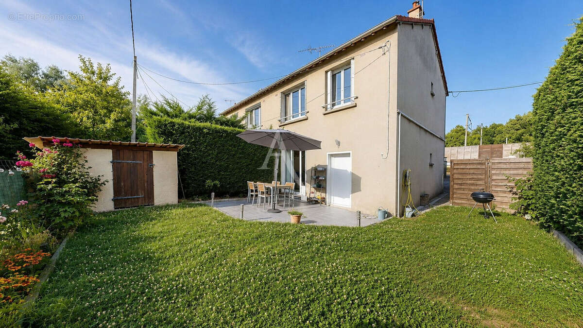 Maison à CHARS