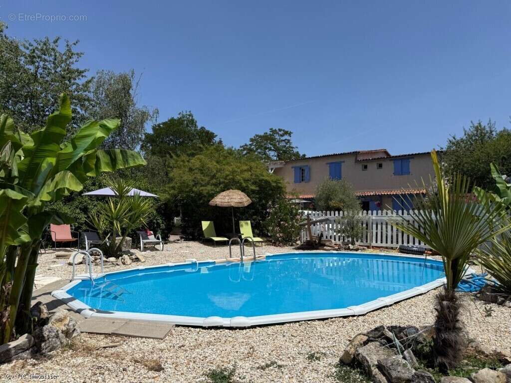 Maison à VERTEUIL-SUR-CHARENTE
