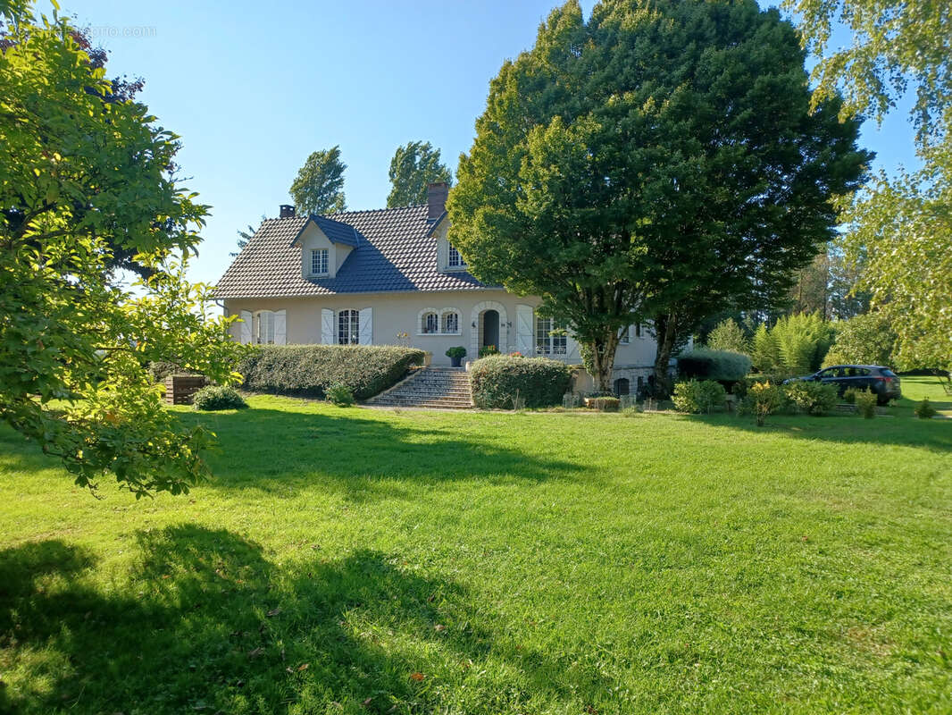 Maison à SAINT-MARTIN-DES-CHAMPS