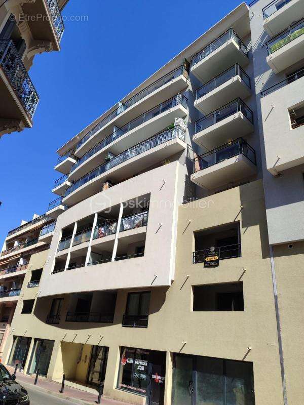 Parking à CANNES