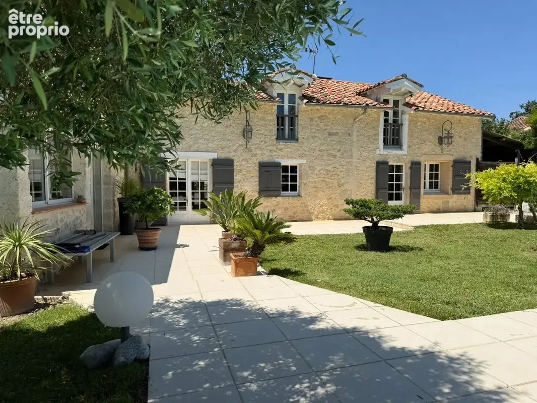 Charmante Maison en Pierre avec Piscine, Vues Panoramiques et Jardin Paisible - photo 3