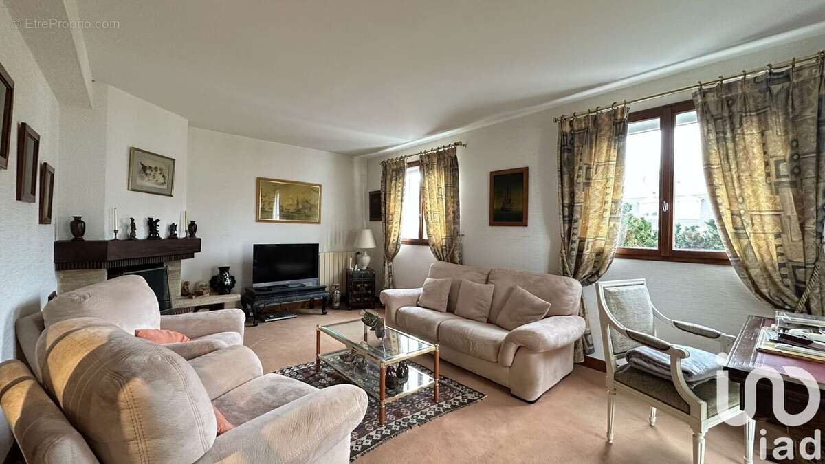Maison 105 m² à Elancourt  - photo 2