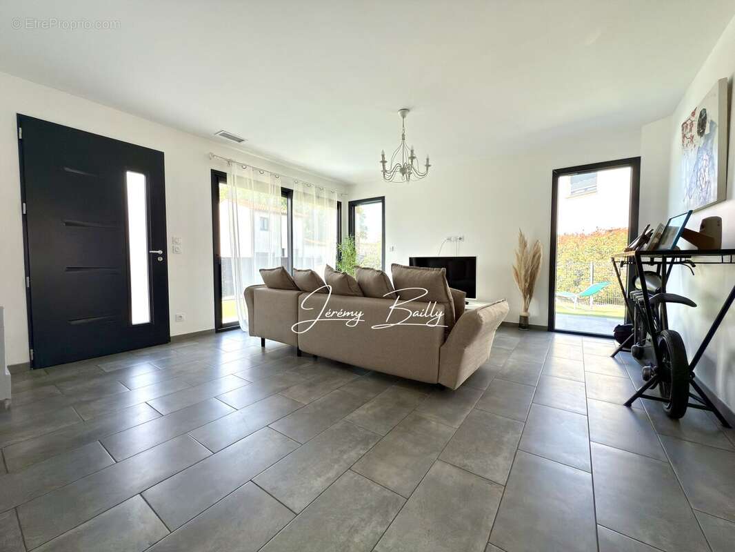 Maison à SAINT-ESTEVE