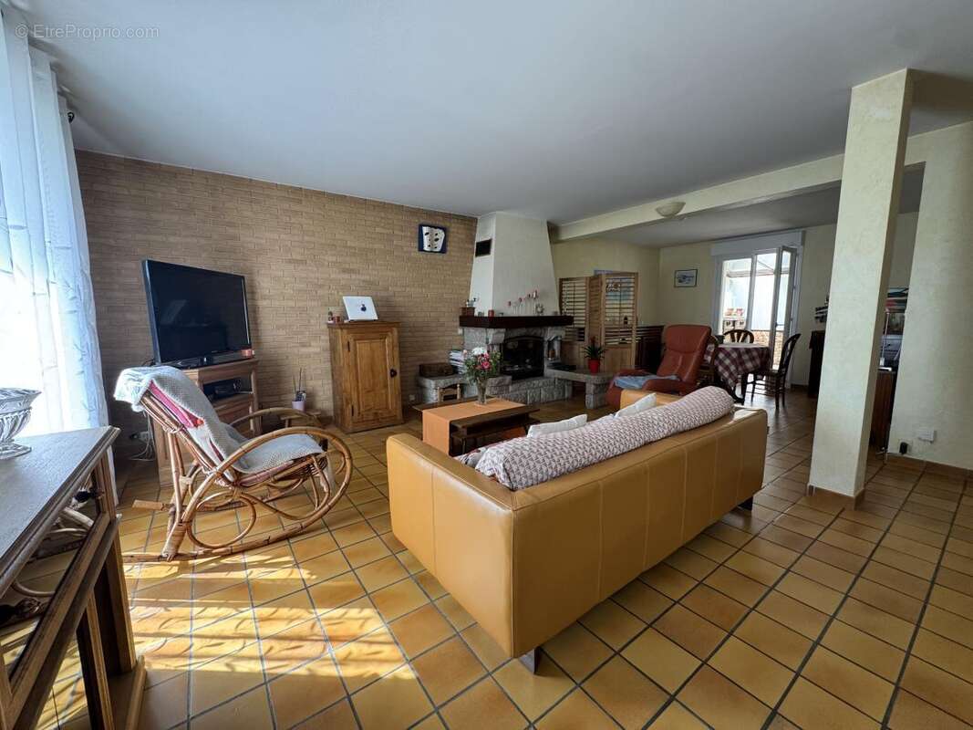 Maison à LA CHAPELLE-LAUNAY