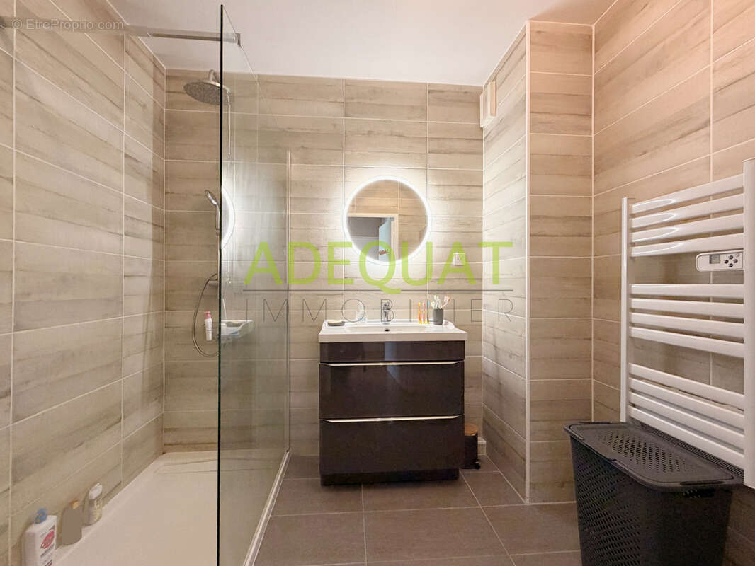 Appartement à L'ISLE-D'ABEAU