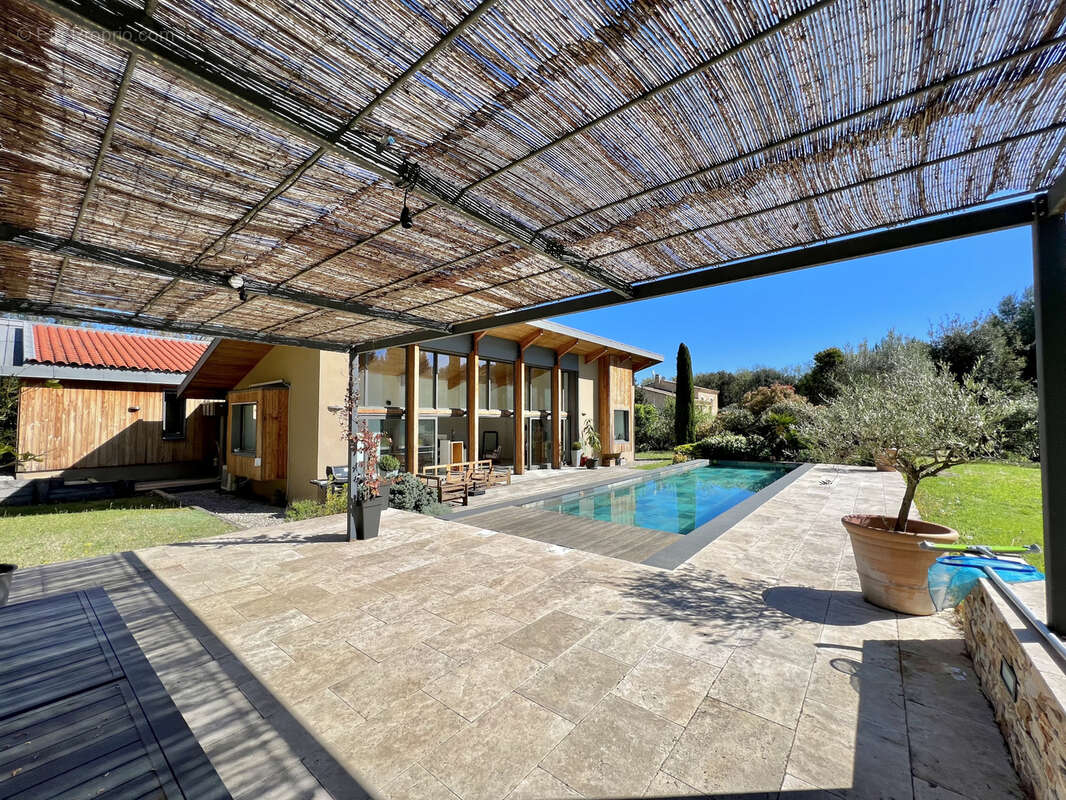 Maison à MEYRARGUES