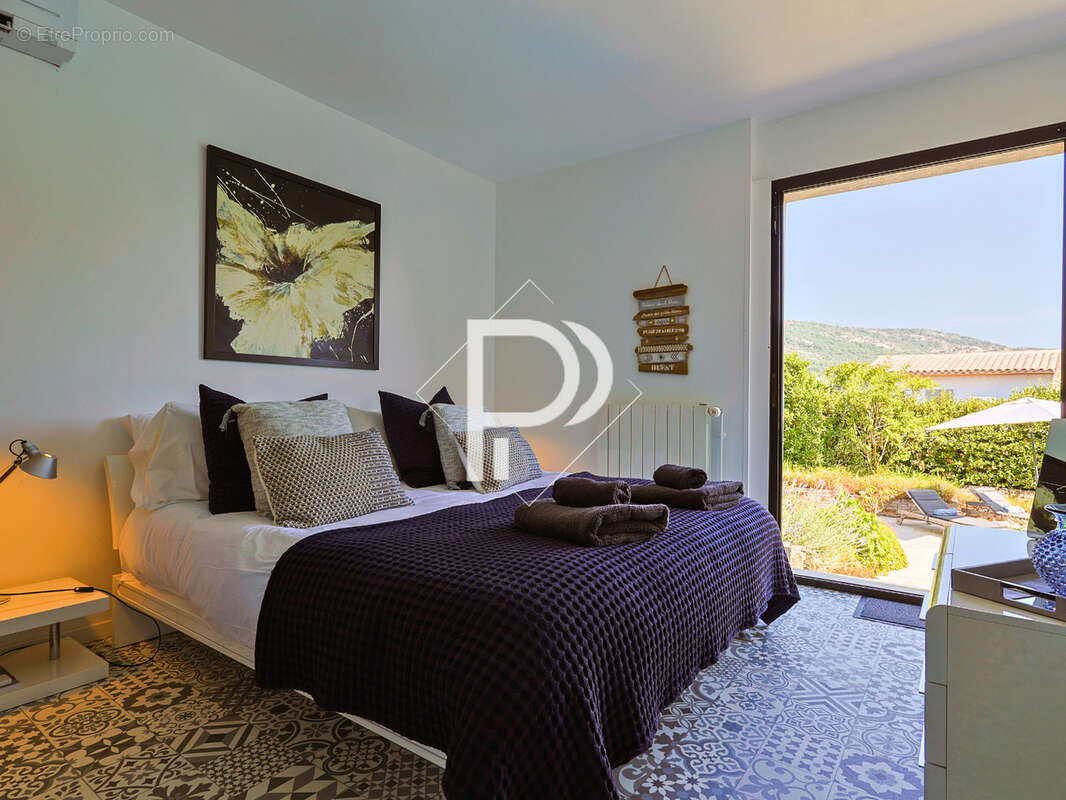 Maison à PLAN-DE-LA-TOUR