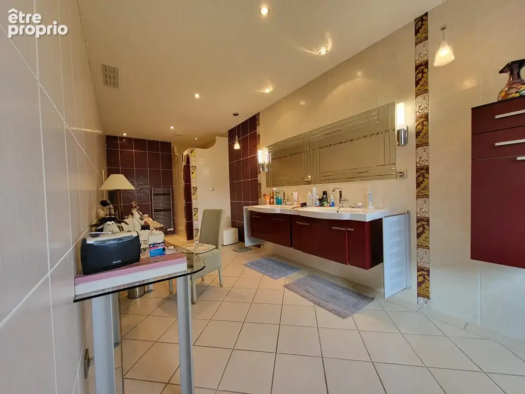 Maison de standing de 416 m² sur un terrain 2320 m² avec piscine - photo 7