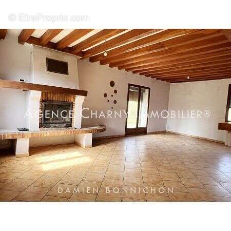 Maison à MONTCORBON