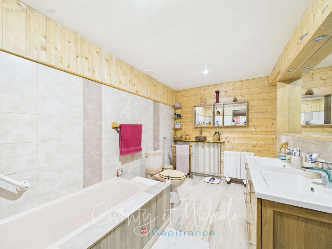 Grande propriété familiale sur 7 533 m² de terrain plat - photo 9