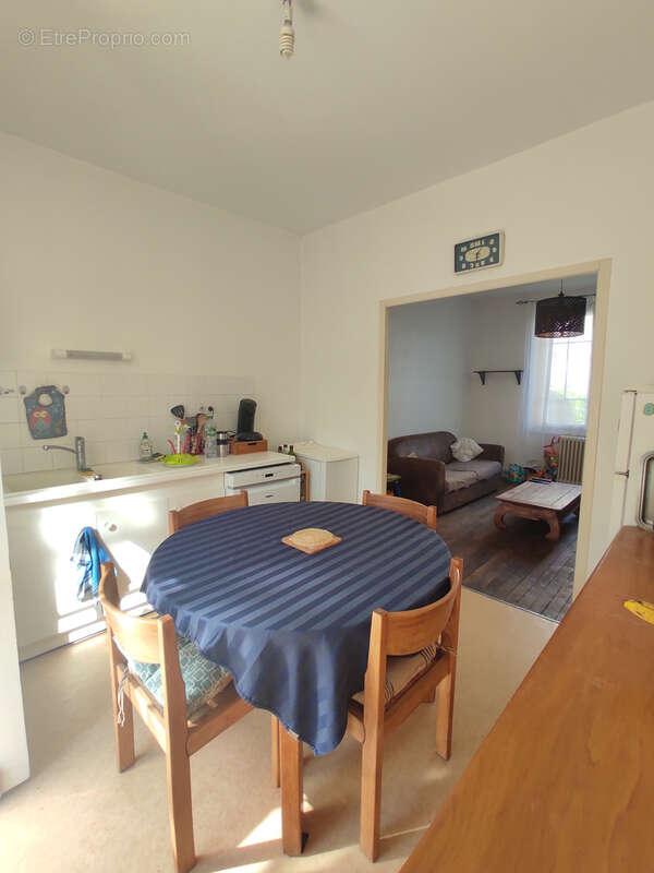 Ensemble immobilier à LIMOGES comprenant deux maisons (une louée et une vide) sur une belle parcelle de 840 m2. - photo 10