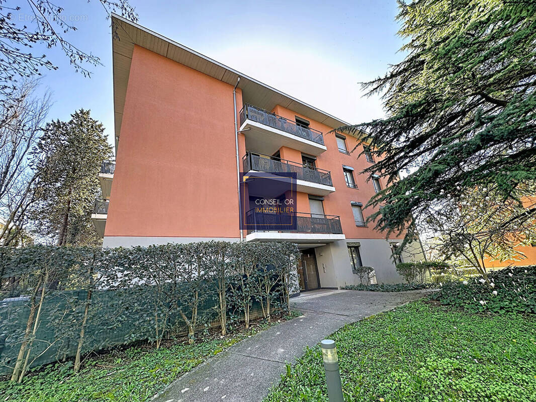 Appartement à SAINT-GENIS-LAVAL